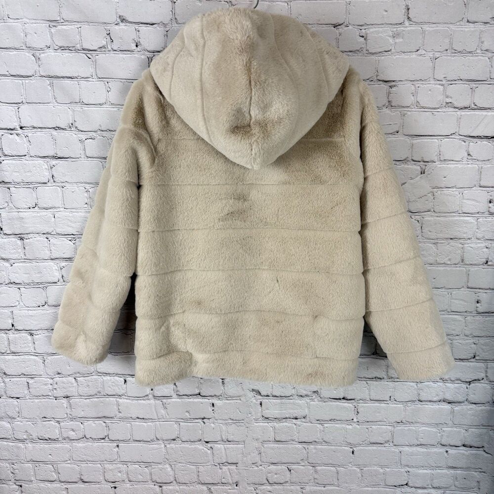 Quince Faux Fur Hooded Jacket Latte Beige Soft Plush Coat Womens XS Cozy Chic - Picture 12 of 14